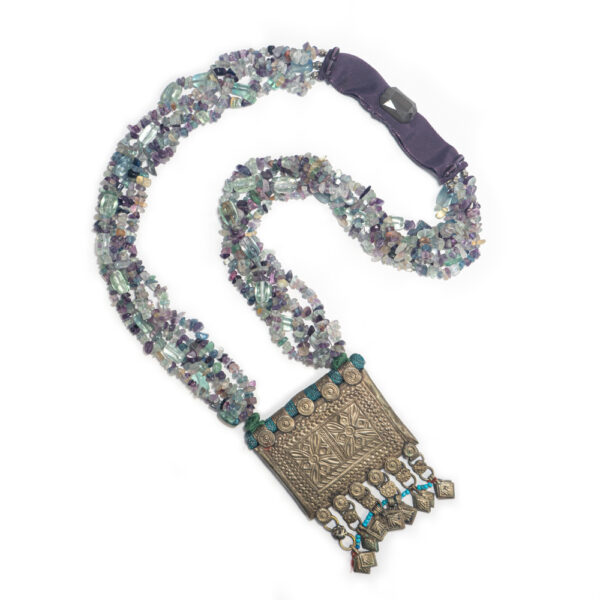 Collana con amuleto e fluorite