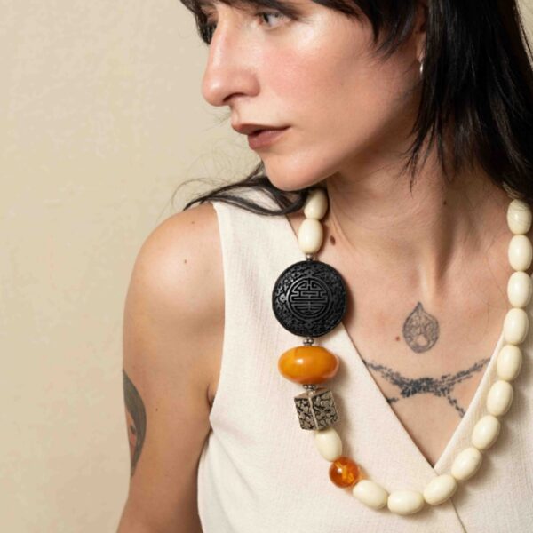Collana con ambra