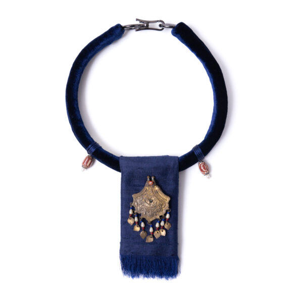 Girocollo con pendente afghano