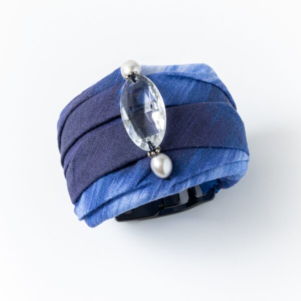 Batik bracelet with pearls