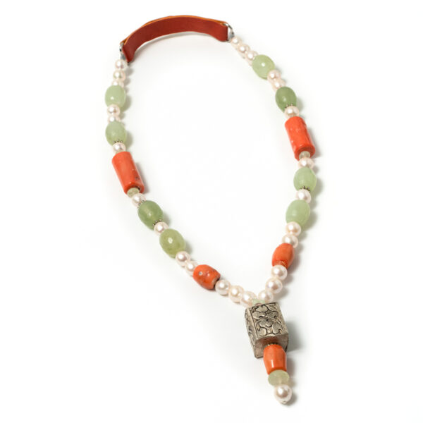Pearls and coral necklace