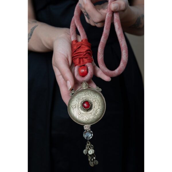 Fabric necklace with MiddleEast medallion - Image 3