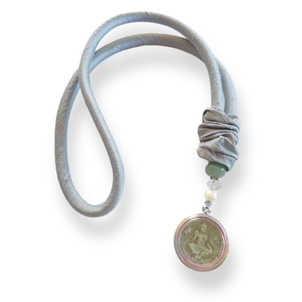 Ordine personalizzato con effigie di Buddha