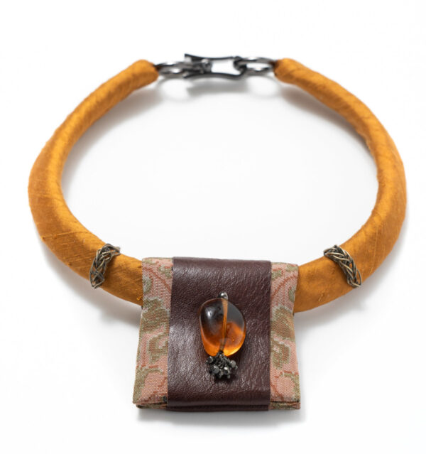 Silk choker