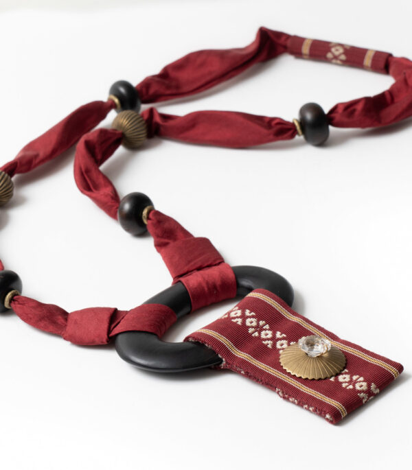 Silk and ebony necklace - Image 3