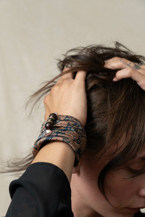 Bracelet with seeds and pearls - Image 2