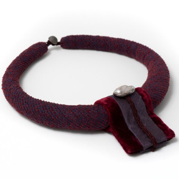 Choker with baroque pearl