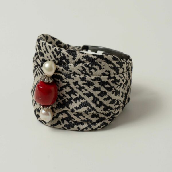 Bracciale con perle e corallo